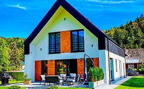 Highlander House